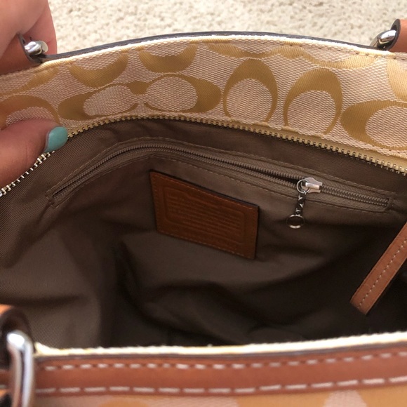 🌟 AUTHENTIC COACH PURSE 🌟 - Picture 9 of 9